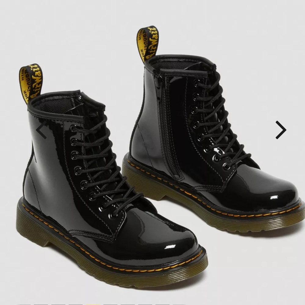 Dr. Martens -JUNIOR 1460 PATENT LEATHER LACE UP BOOTS Size 4 M